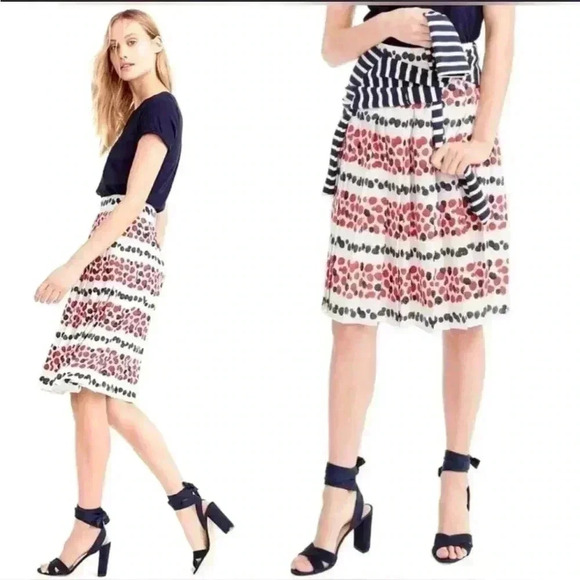 J. Crew BlackBerry Raspberry Pleated Skirt Size 2 Cream w/ Black & Red Berries. - Picture 1 of 14